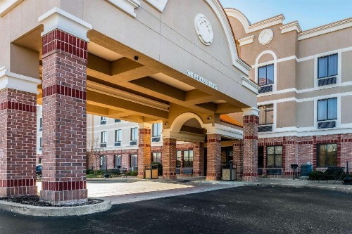 Comfort Inn & Suites Airport-American Way Memphis - image 8