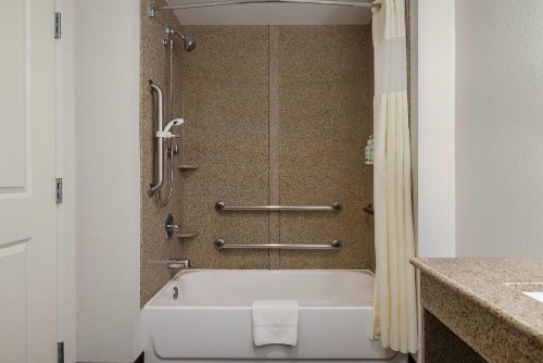 La Quinta by Wyndham Memphis Wolfchase - image 11