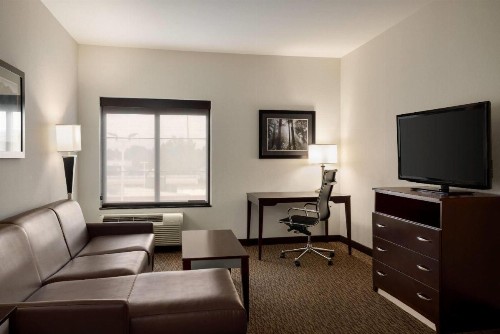 La Quinta by Wyndham Memphis Wolfchase - image 34