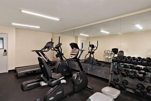 Quality Inn - image 10