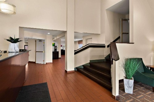 Quality Inn - image 13