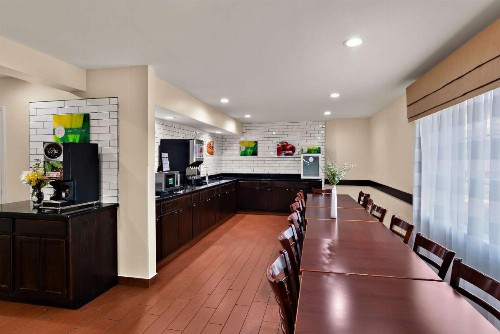 Quality Inn - image 25