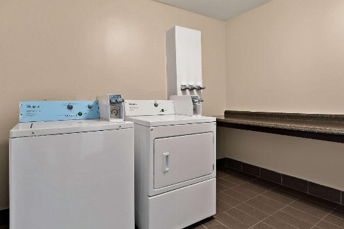 Quality Inn - image 28