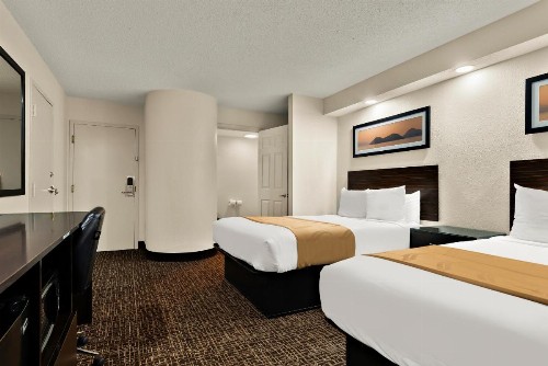 Quality Inn - image 32