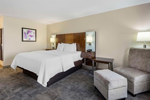 Best Western Plus Gen X Inn - image 10