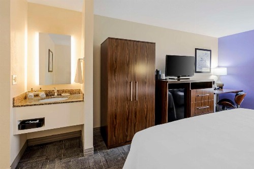 Best Western Plus Gen X Inn - image 11