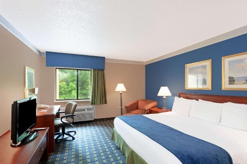 Baymont by Wyndham Memphis East - image 12