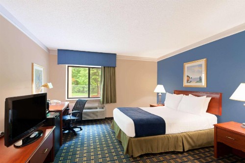 Baymont by Wyndham Memphis East - image 5