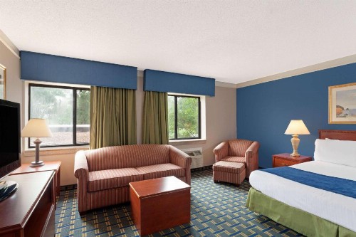 Baymont by Wyndham Memphis East - image 8