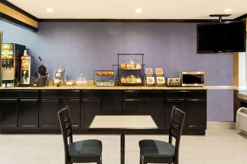 Baymont by Wyndham Memphis East - image 9