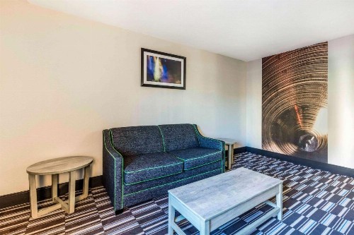 Comfort Inn Airport - image 29
