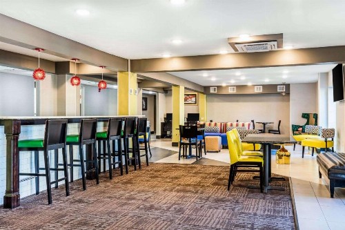 Comfort Inn Airport - image 4