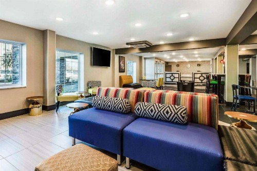 Comfort Inn Airport - image 5