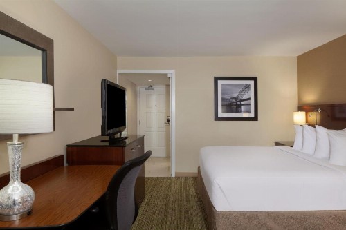 Marriott Memphis East - image 10