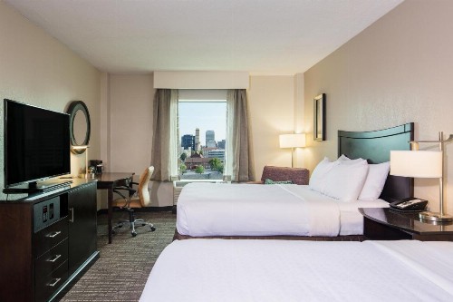 Crowne Plaza Memphis Downtown an IHG Hotel - image 2