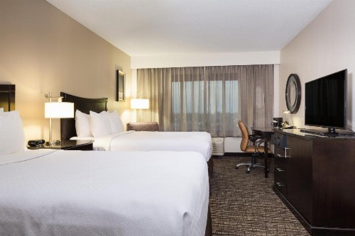 Crowne Plaza Memphis Downtown an IHG Hotel - image 5