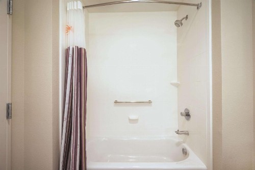 La Quinta by Wyndham Memphis Downtown - image 20
