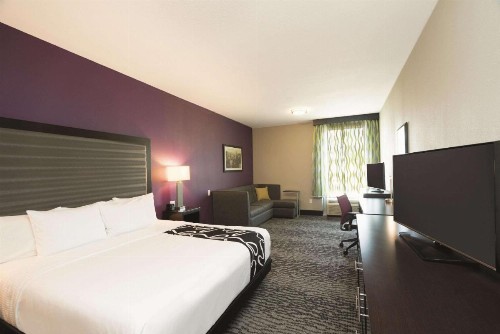 La Quinta by Wyndham Memphis Downtown - image 4