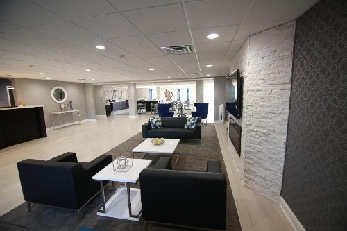 Home Inn and Suites Memphis - image 27