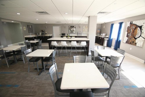 Home Inn and Suites Memphis - image 30