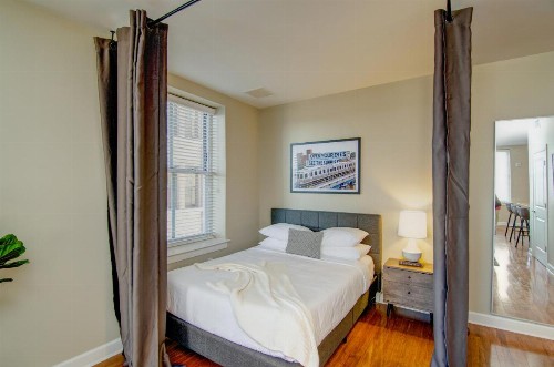Abode Memphis - Downtown Madison Ave - image 11