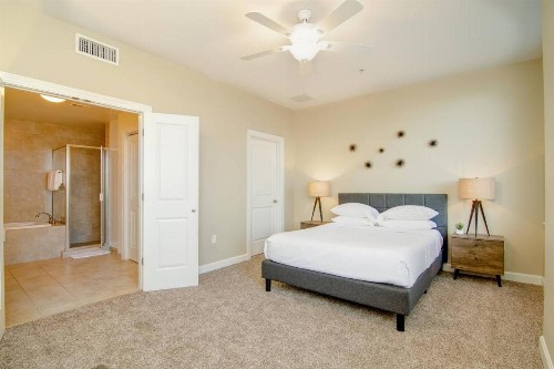Abode Memphis - Downtown Madison Ave - image 13