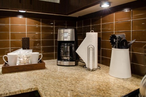 Abode Memphis - Downtown Madison Ave - image 31