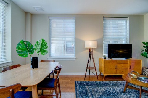 Abode Memphis - Downtown Madison Ave - image 32