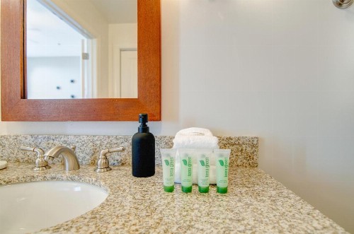 Abode Memphis - Downtown Madison Ave - image 43