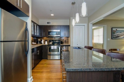Abode Memphis - Downtown Madison Ave - image 47