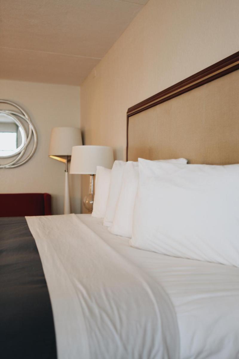 Budgetel Inn & Suites Memphis - image 4