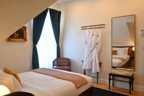 Nicholson House Inn & Spa - image 10