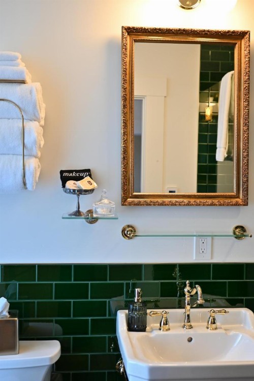Nicholson House Inn & Spa - image 12