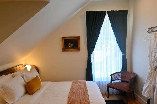 Nicholson House Inn & Spa - image 2