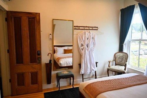 Nicholson House Inn & Spa - image 20