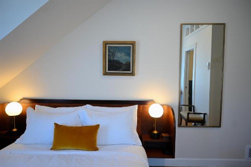 Nicholson House Inn & Spa - image 21