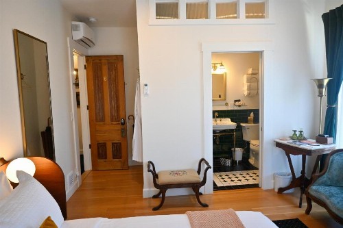 Nicholson House Inn & Spa - image 33
