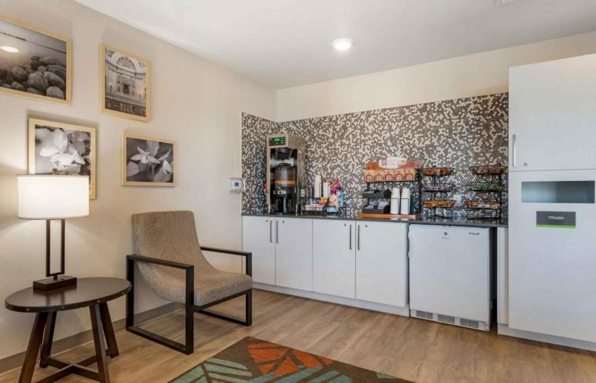 WoodSpring Suities Minneapolis Airport Mendota Heights - image 3
