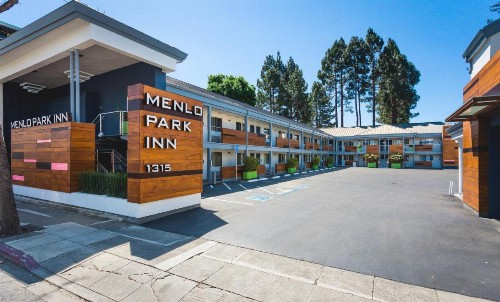Menlo Park Inn - image 36