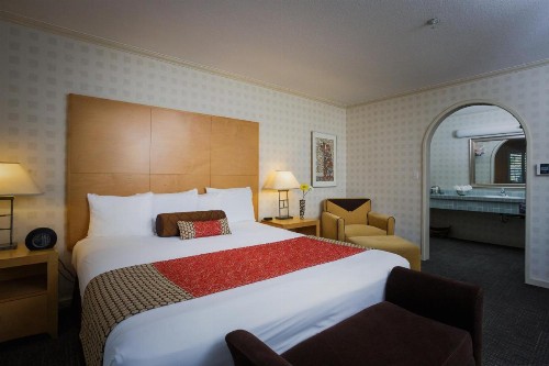 Menlo Park Inn - image 4