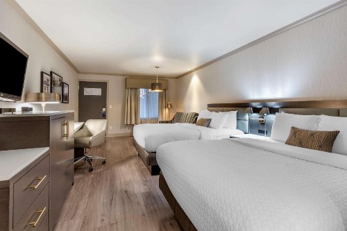 Best Western Plus Executive Suites - image 17