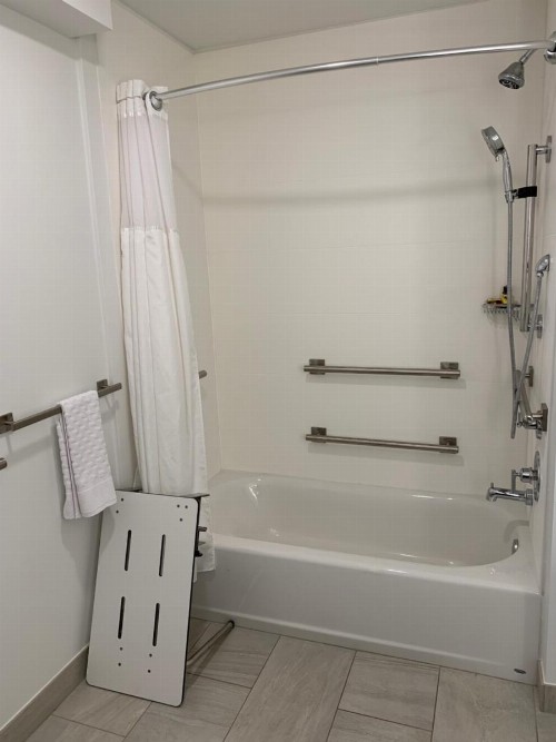 Best Western Plus Executive Suites - image 28