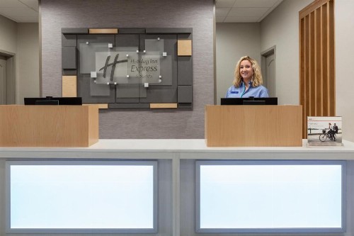Holiday Inn Express Hotel & Suites Merced an IHG Hotel - image 11