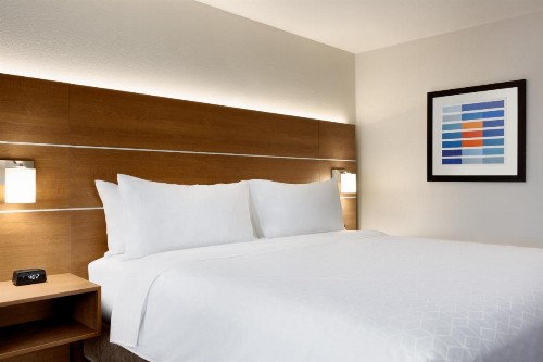 Holiday Inn Express Hotel & Suites Merced an IHG Hotel - image 3