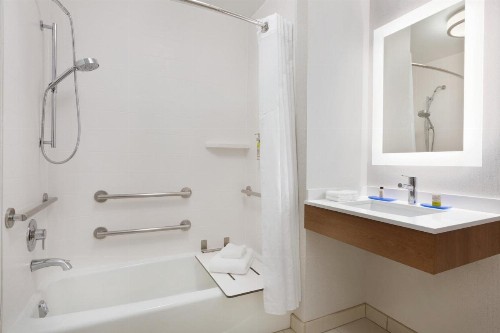 Holiday Inn Express Hotel & Suites Merced an IHG Hotel - image 34