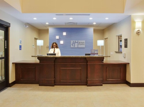 Holiday Inn Express Hotel & Suites Merced an IHG Hotel - image 36