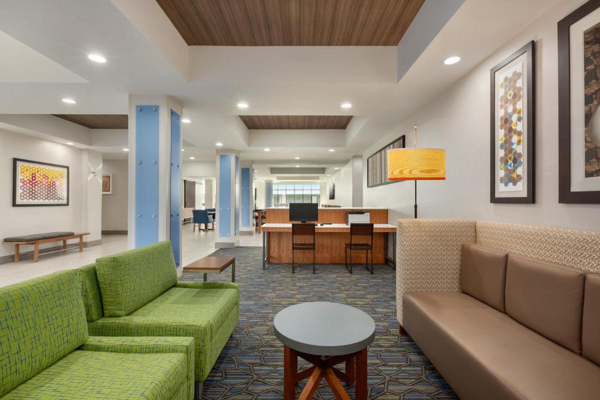 Holiday Inn Express Hotel & Suites Merced an IHG Hotel - image 7