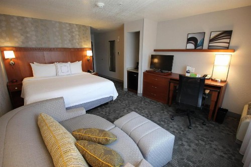 Courtyard by Marriott Merced - image 13