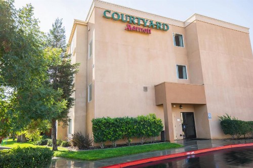 Courtyard by Marriott Merced - image 2