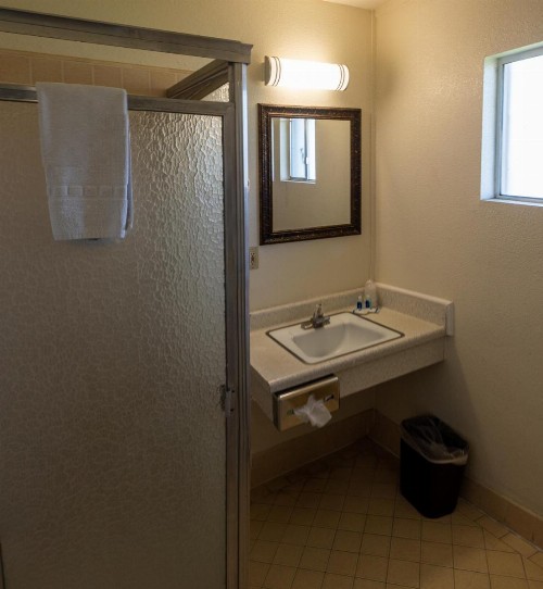 Rodeway Inn Merced - image 10